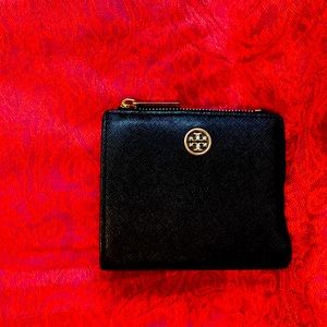 Tory Burch mini wallet